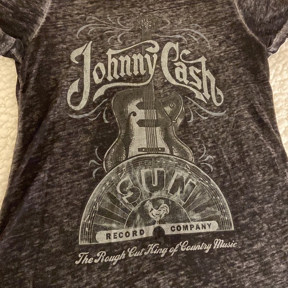 Faded black Johnny Cash shirt - Picture 2 of 3